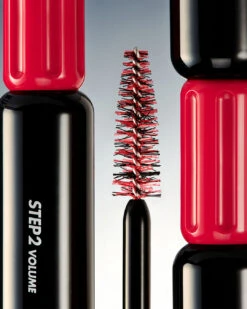 THE PROFESSIONALL MASCARA 22 THE PROFESSIONALL MASCARA -Luxe Beauty flatlays mascara 2022 focus on novelty 4x5 3